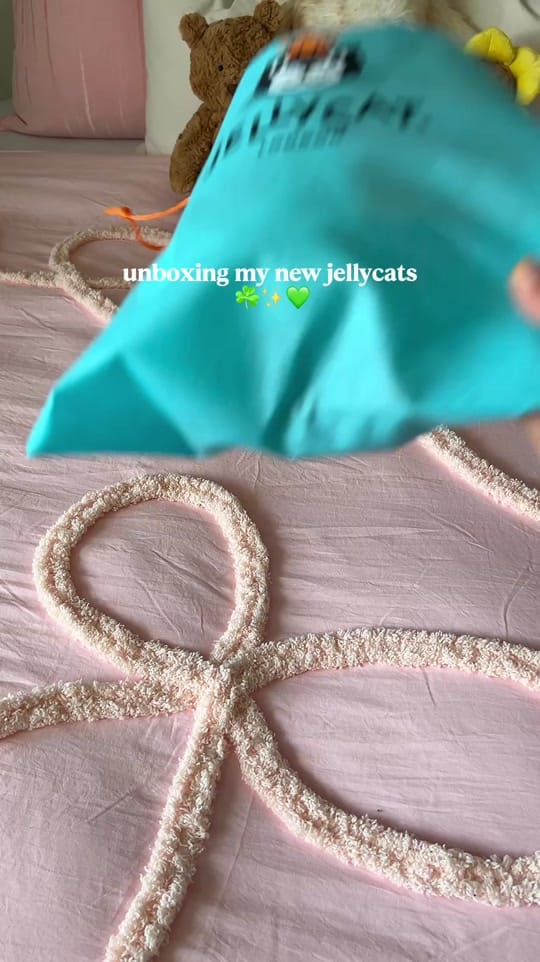 Post 3 by Yuri 🧸 on TikTok (video)