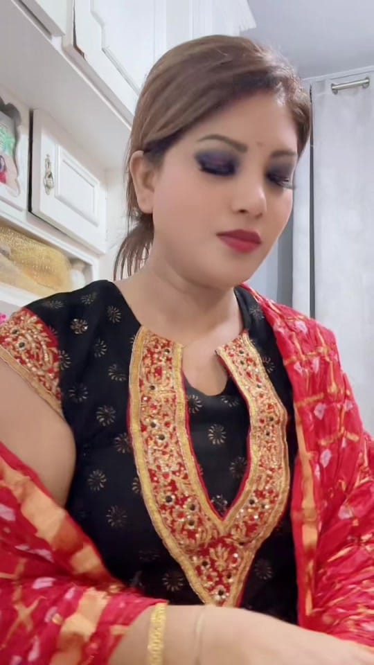Post 8 by Nishi Singh on TikTok (video)