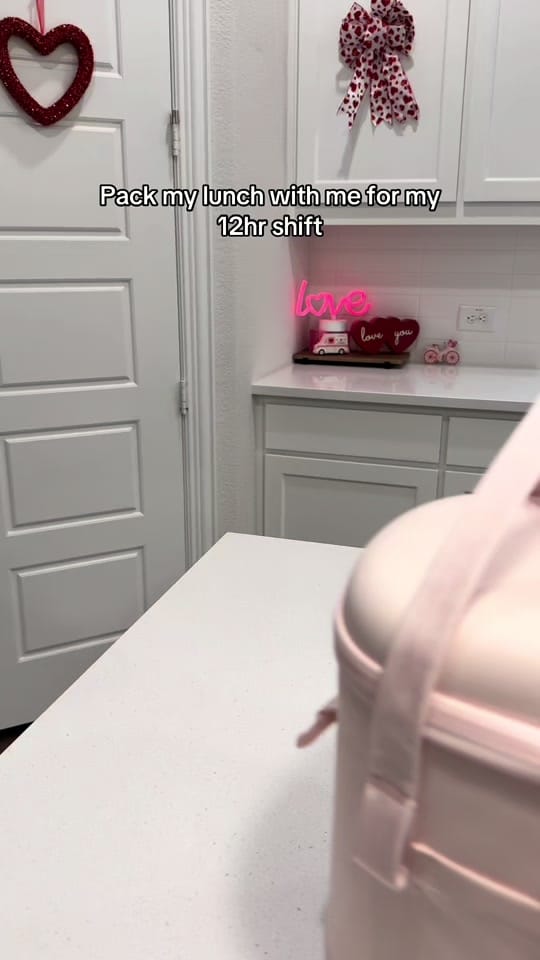 Post 6 by Laurah on TikTok (video)