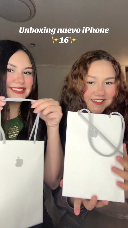 Post 10 by Kelly&chula on TikTok (video)