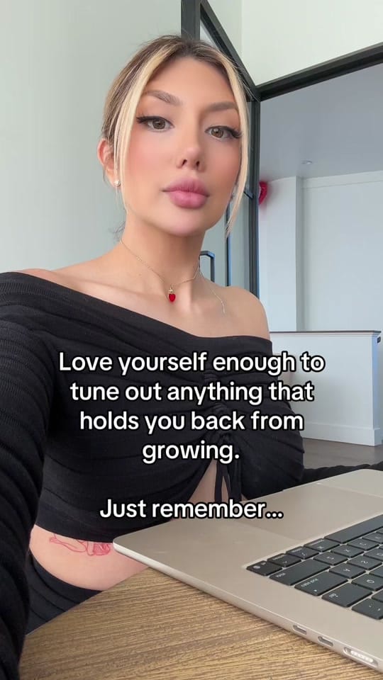 Post 7 by Dallas Makeup Artist on TikTok (video)