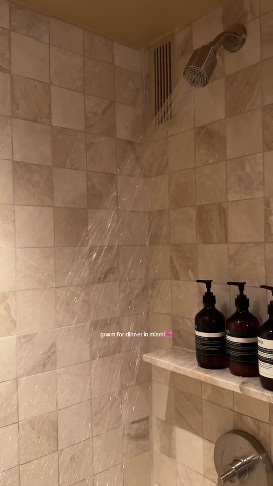 Post 2 by Erriel Lorré on TikTok (video)
