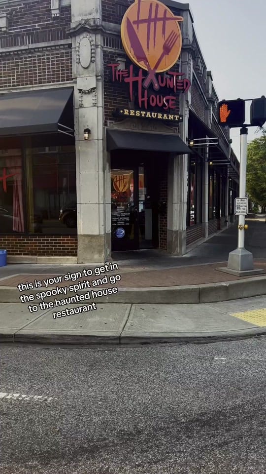 Post 10 by lexie food + travel 🤍🗺️ on TikTok (video)