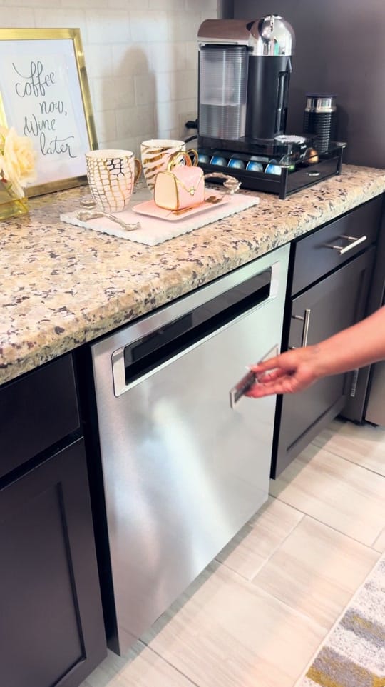 Post 5 by Kerry Harris on TikTok (video)
