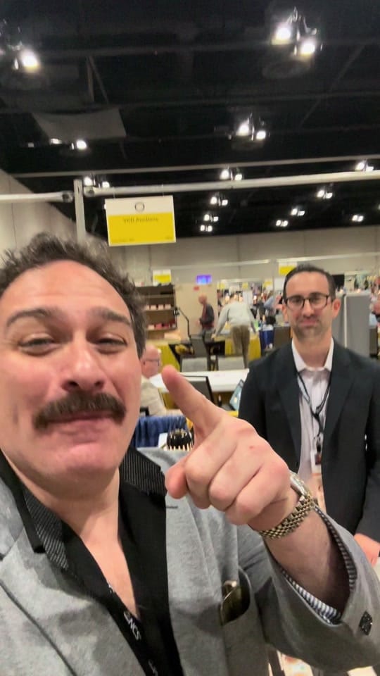 Post 1 by Maroon Mondalek on TikTok (video)