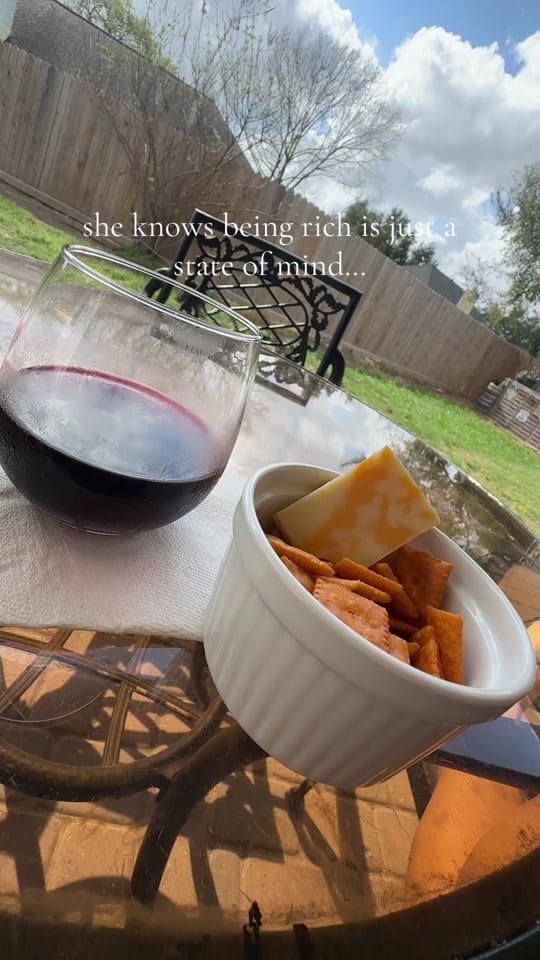 Post 2 by ✨Yvette ✨ on TikTok (video)