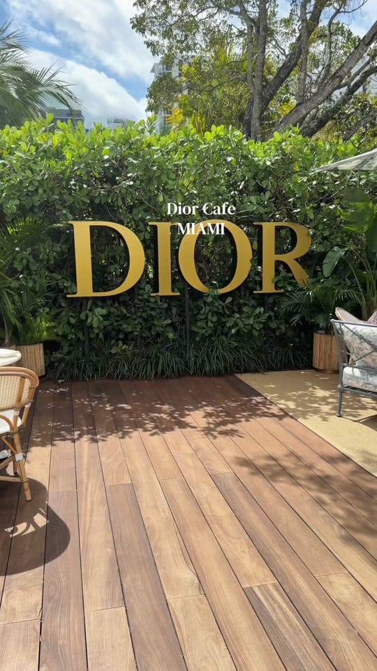 Post 1 by Moni on TikTok (video)