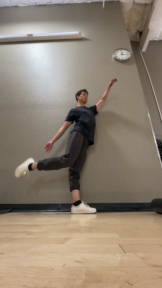 Post 5 by Jonathan Leon on TikTok (video)