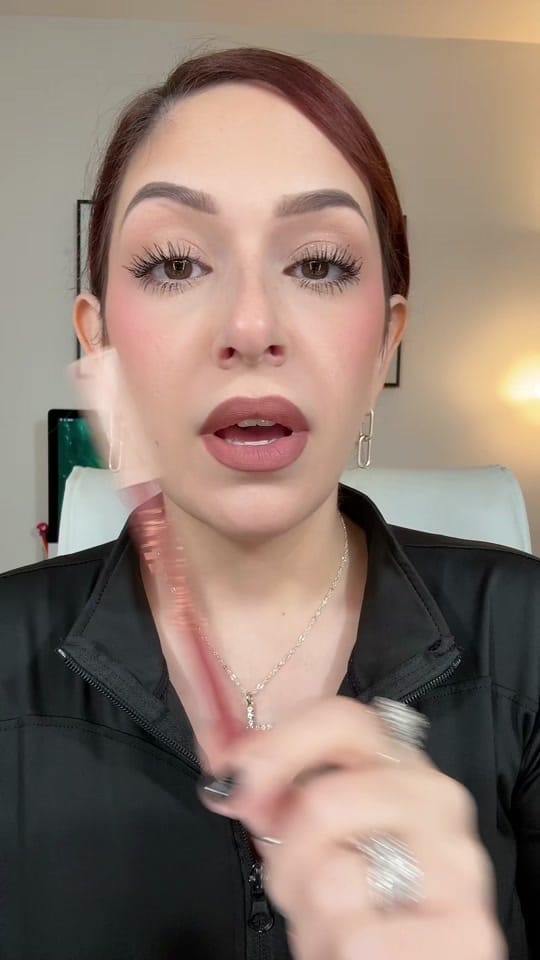 Post 6 by linalovesmakeupp on TikTok (video)