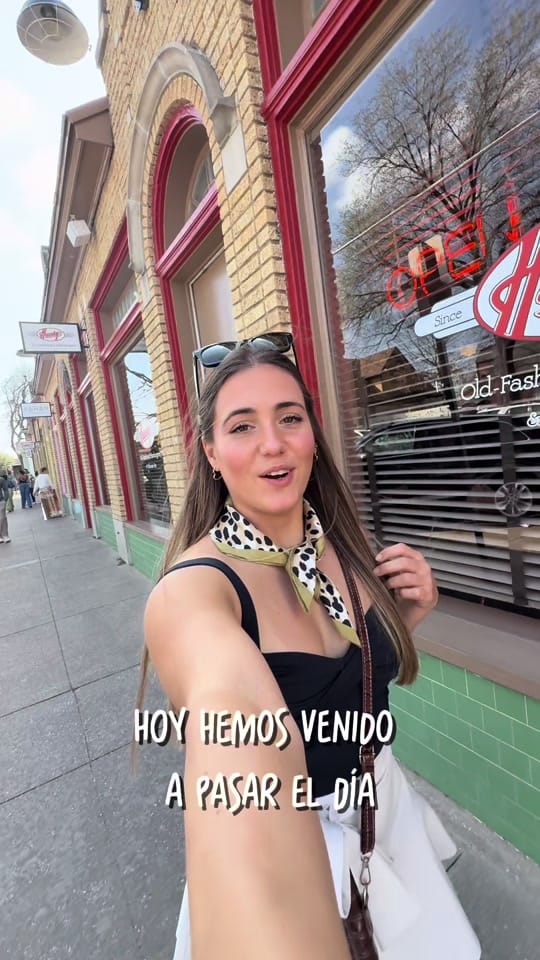Post 2 by María 🇺🇸👩🏼‍🏫 on TikTok (video)