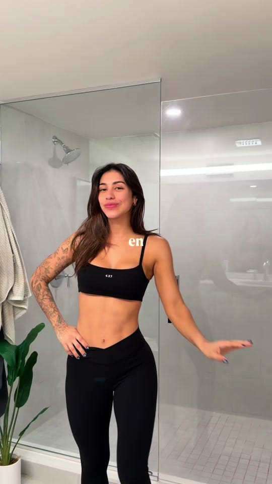 Post 6 by Laura Montenegro on TikTok (video)