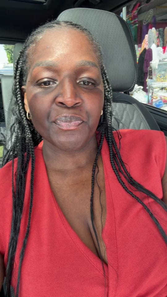 Post 7 by De on TikTok (video)