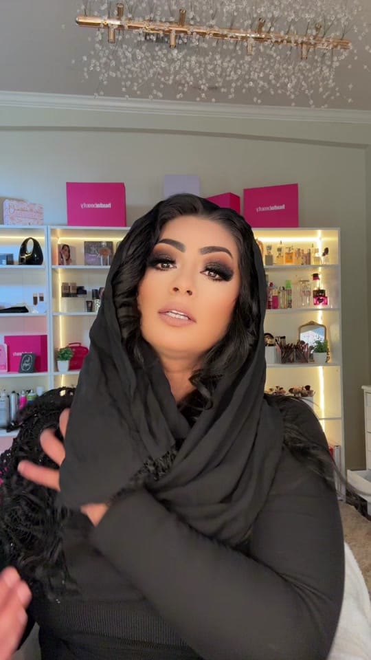 Post 2 by geenaazami on TikTok (video)