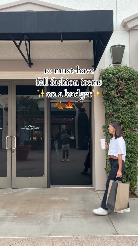 Post 1 by Sarina Carmela on TikTok (video)
