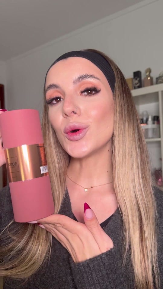 Post 8 by maria sousa | mua on TikTok (video)