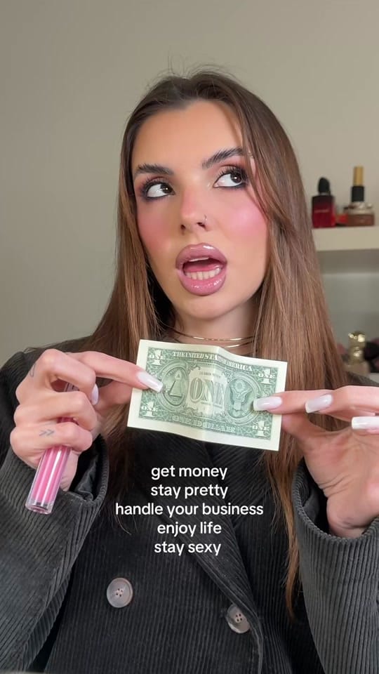 Post 5 by maria sousa | mua on TikTok (video)