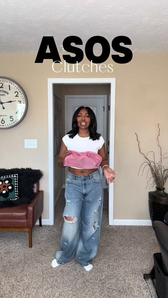 Post 2 by Lachelle Trends on TikTok (video)