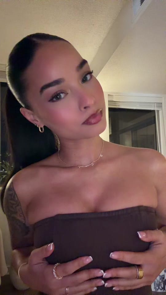 Post 6 by Desire’ on TikTok (video)