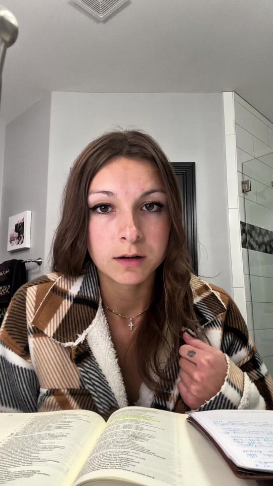 Post 4 by Lexi Serna† on TikTok (video)