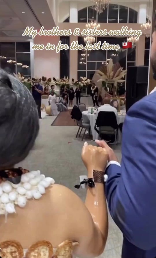 Post 10 by Lile Latu on TikTok (video)