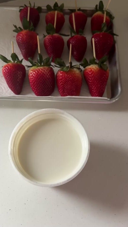 Post 10 by christie.cakes on TikTok (video)