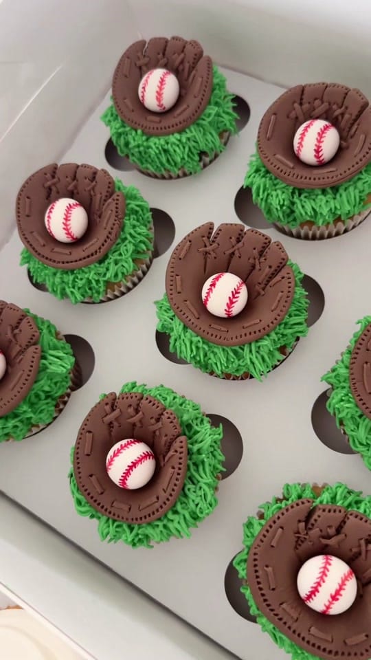 Post 3 by christie.cakes on TikTok (video)