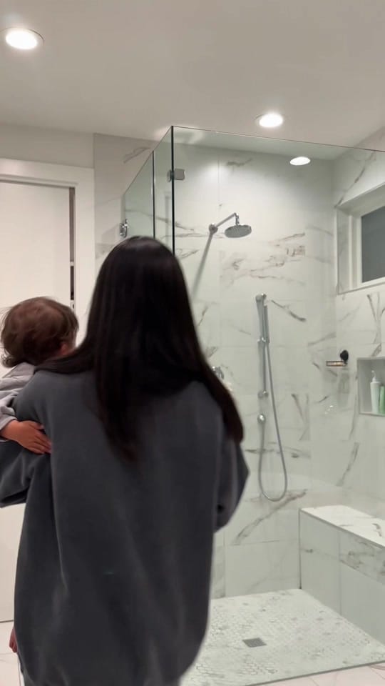 Post 7 by Arina Negishi on TikTok (video)