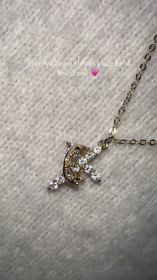 Post 2 by Mari on TikTok (video)