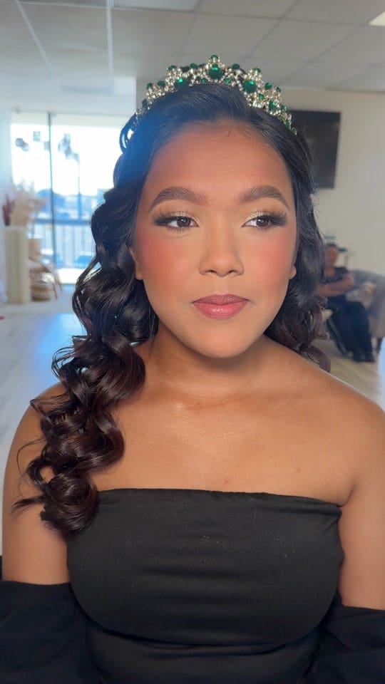Post 5 by MakeupbyCrisLpz on TikTok (video)