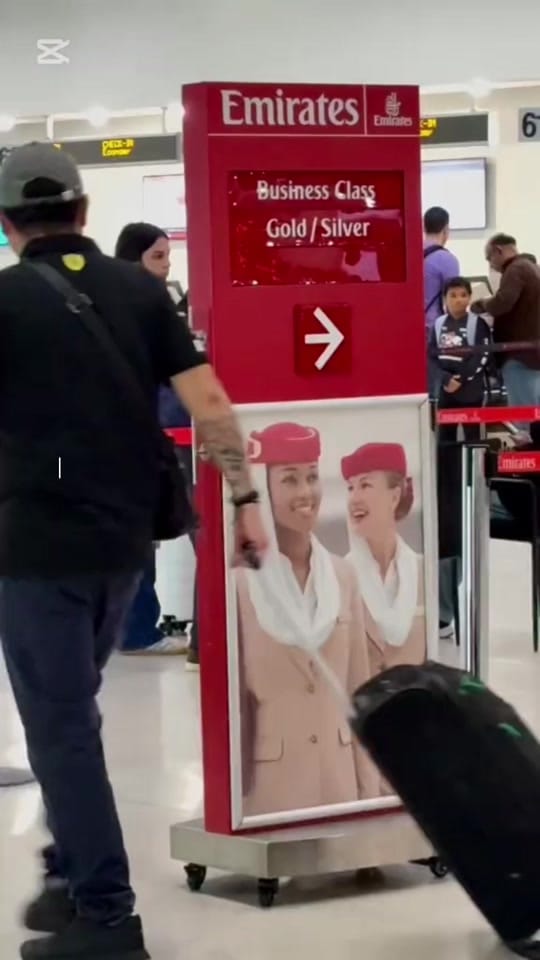 Post 1 by Admira El Mundo on TikTok (video)