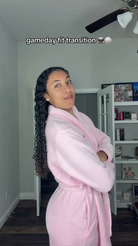 Post 1 by Alex Jean Glover on TikTok (video)