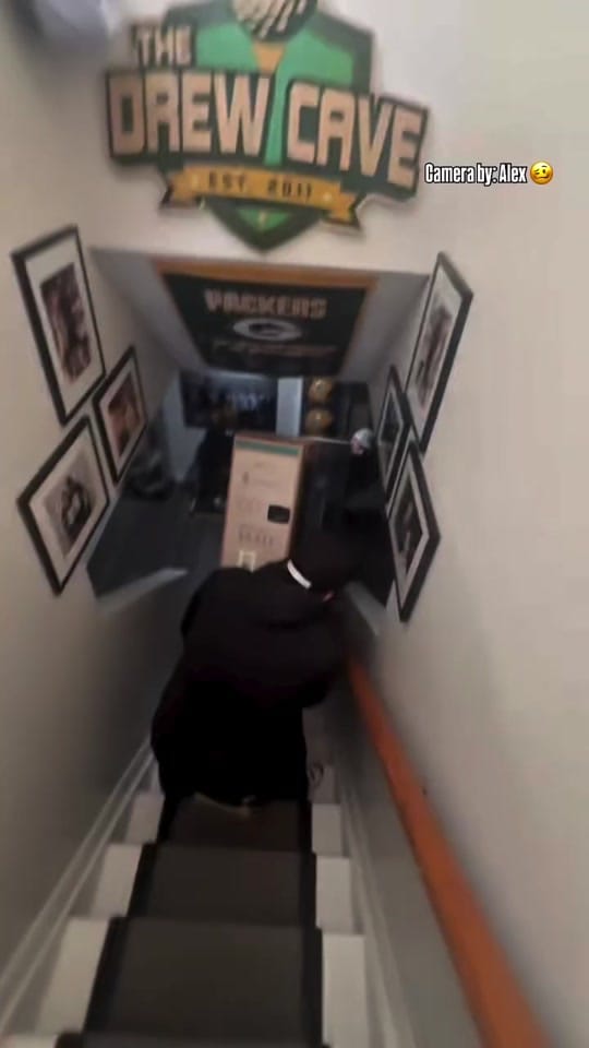 Post 4 by thedrewcave on TikTok (video)