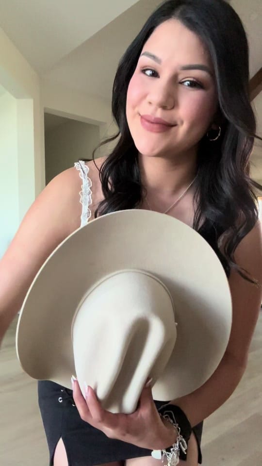 Post 2 by Arleth | Home + Motherhood 🤍 on TikTok (video)