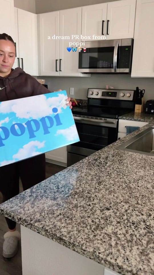Post 10 by YOANNA on TikTok (video)