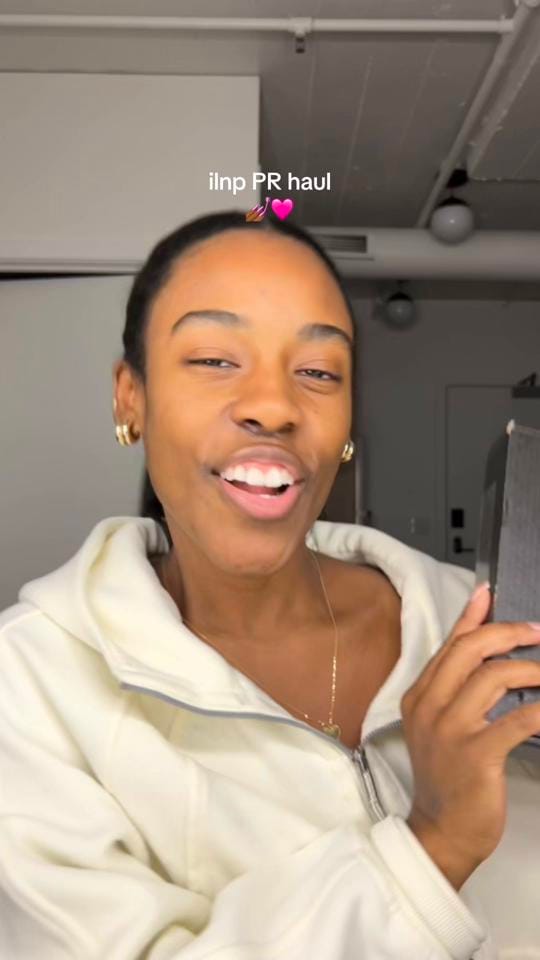 Post 7 by Tashé The Nail Girl on TikTok (video)