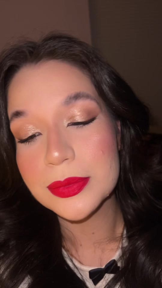 Post 6 by Isadora Sousa - Maquiadora on TikTok (video)
