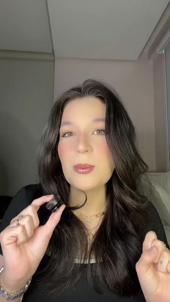 Post 3 by Isadora Sousa - Maquiadora on TikTok (video)