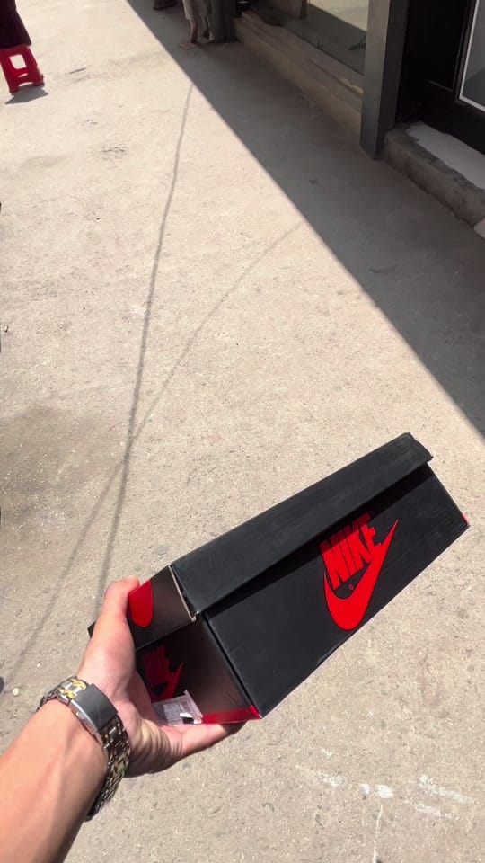 Post 2 by beckysneakers.np on TikTok (video)