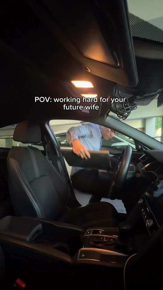 Post 5 by Maru Rico on TikTok (video)