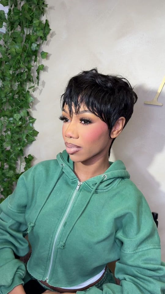 Post 2 by Miami Makeup Artist 💋 on TikTok (video)