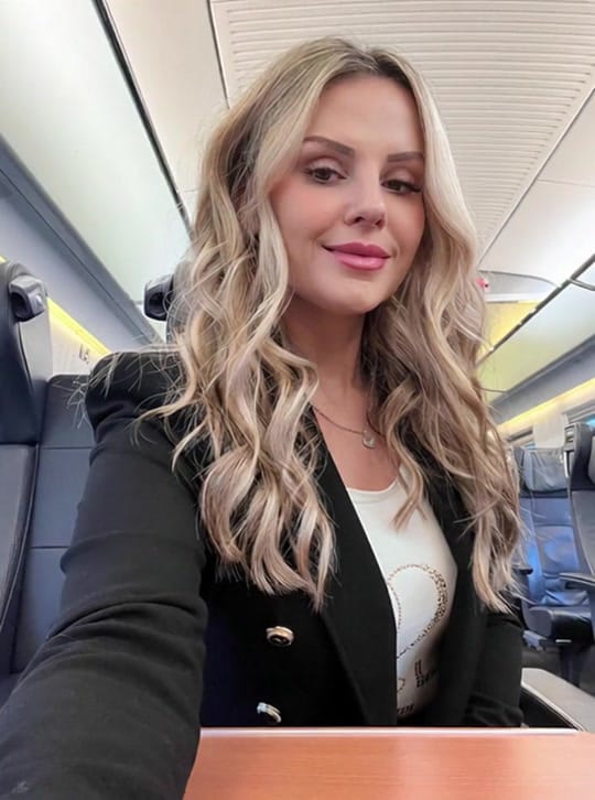 Post 3 by VR on TikTok (video)