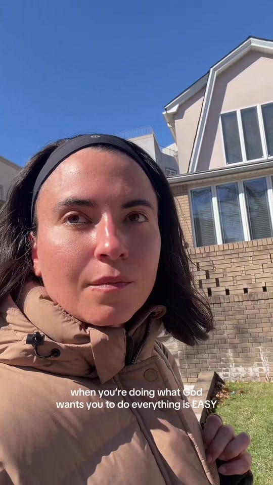 Post 1 by ANGELA LANARIS on TikTok (video)