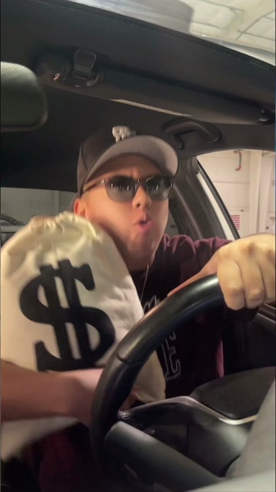 Post 1 by Angel Nazario on TikTok (video)