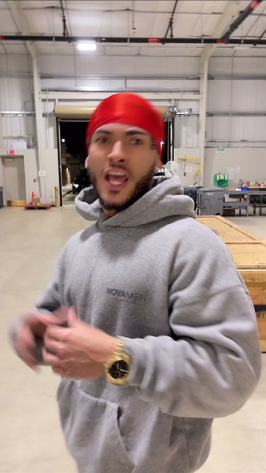 Post 2 by Angel Nazario on TikTok (video)