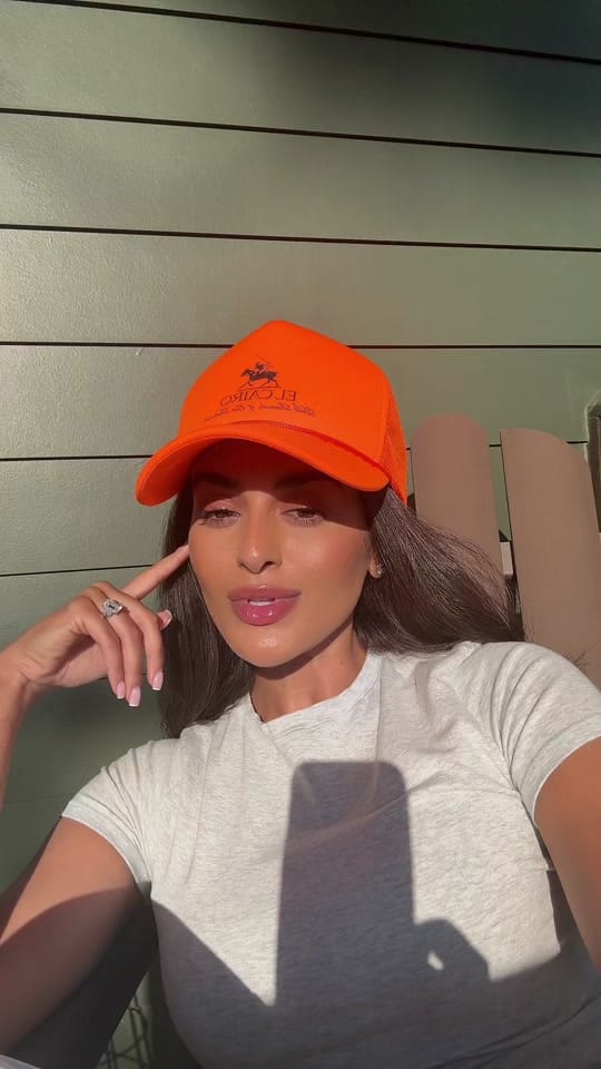 Post 1 by oliviamonet on TikTok (video)
