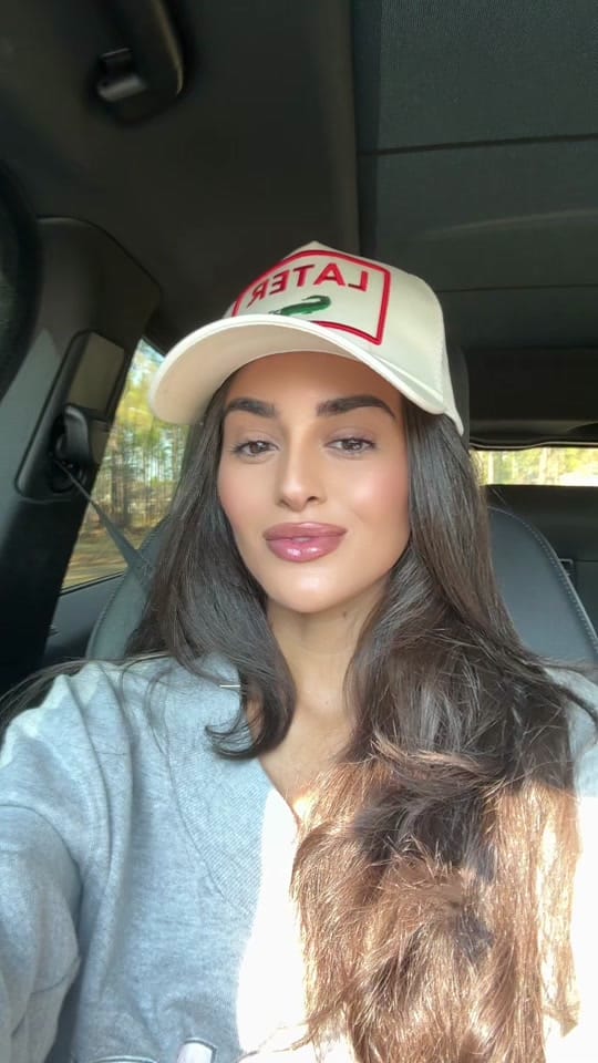 Post 5 by oliviamonet on TikTok (video)