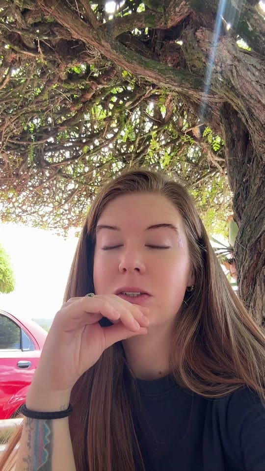 Post 4 by Jules on TikTok (video)