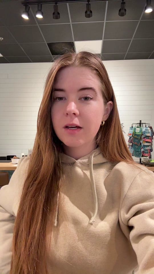Post 6 by Jules on TikTok (video)