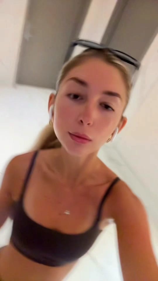 Post 4 by analesserr on TikTok (video)