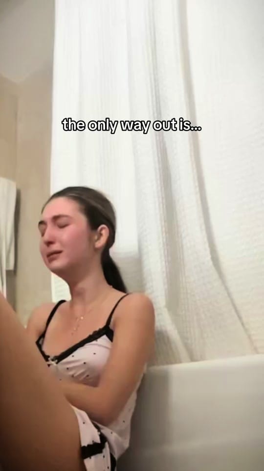 Post 1 by analesserr on TikTok (video)